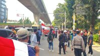 Demo di PLN Kebayoran Baru, Massa Desak Evaluasi Direksi