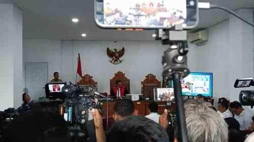 IMG-20260707-WA0071 Pendukung Roy Suryo Sampaikan Aspirasi di Depan PN Jakarta Selatan, Situasi Tetap Kondusif
