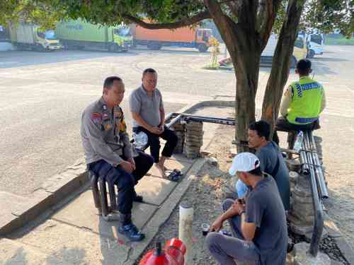 IMG-20260708-WA0100 Bhabinkamtibmas Kelurahan Bunder Sosialisasikan Program Polisi Peduli Pengangguran, Dorong Warga Tingkatkan Keterampilan Kerja