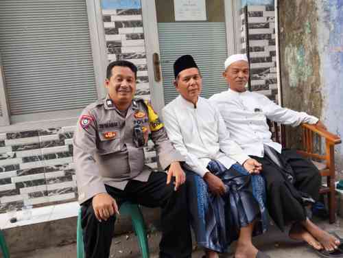 Sambangi Tokoh Masyarakat H. Udin, Bhabinkamtibmas Desa Bitung Jaya Perkuat Sinergi Jaga Kamtibmas