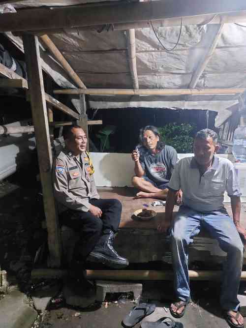 IMG-20260711-WA0052 Bhabinkamtibmas Desa Sukadamai Sambangi Pos Siskamling, Ajak Warga Tingkatkan Kewaspadaan Lingkungan