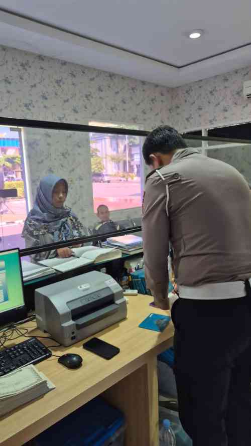 Warga Tuban Sambut Positif Program Polantas Tuban untuk Layanan SIM, STNK dan BPKB