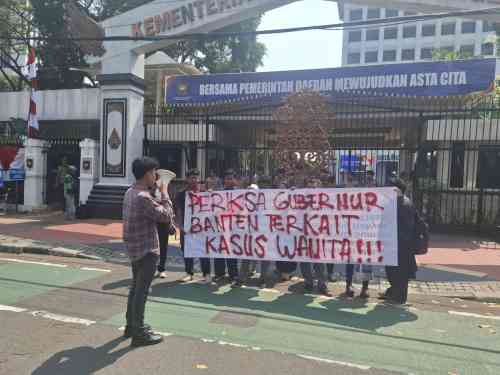 IMG-20260714-WA0055 Massa Datangi Kemendagri, Desak Pemeriksaan Gubernur Banten dan Evaluasi Pejabat Bermasalah