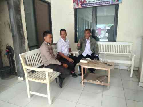 Bhabinkamtibmas Desa Cibadak Intensifkan Cooling System di Kantor Desa, Perkuat Sinergi Ciptakan Kamtibmas Kondusif