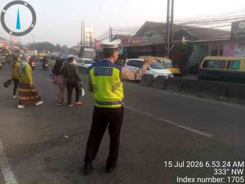 Personel Lantas Polsek Cikupa Laksanakan PECAK Pagi, Wujudkan Kamseltibcar Lantas di Jam Sibuk