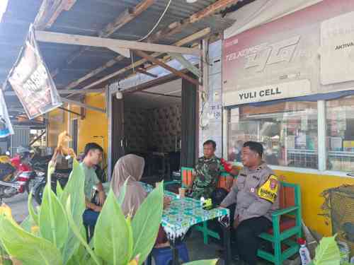 WhatsApp Image 2026-07-09 at 20.28.27 Pererat Kemanunggalan TNI dengan Rakyat, Babinsa Kelurahan Tanjung Laut Aktif Laksanakan Komsos di Wilayah Binaan