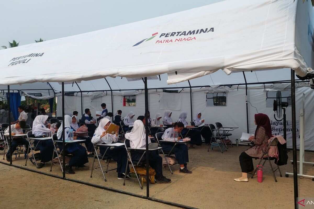 Pemulihan Pembelajaran di SMPN 19 Bengkulu Melalui Tenda Darurat