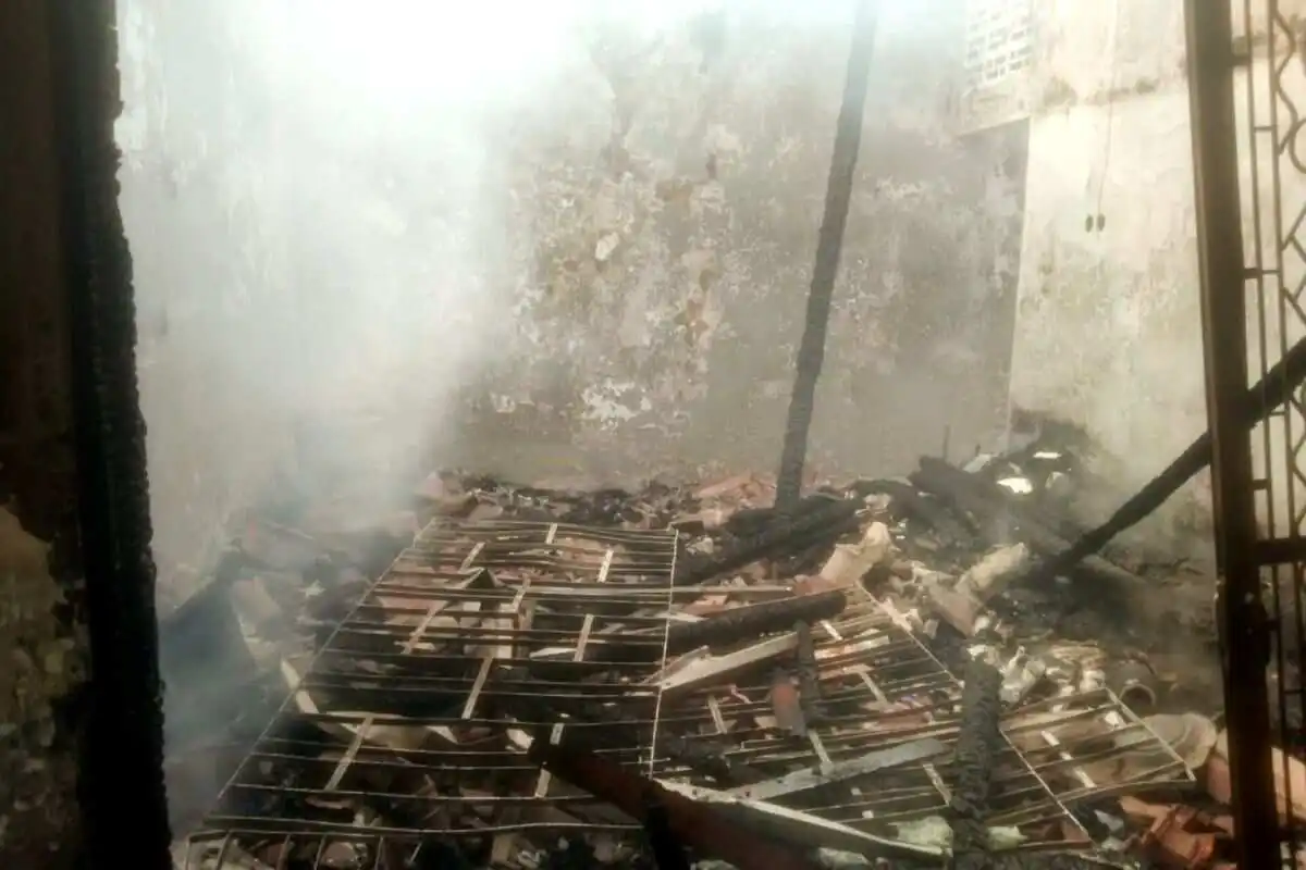Kebakaran Menghanguskan Dua Rumah Di Pondok Labu