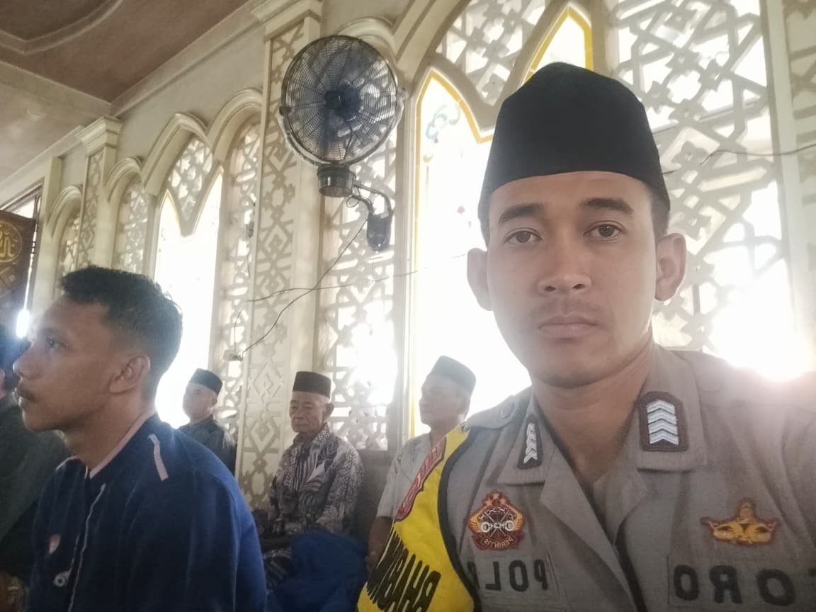 IMG-20260807-WA0002 Bhabinkamtibmas Polsek Cikupa Gelar Jumat Keliling, Perkuat Silaturahmi dan Harkamtibmas Bersama Warga