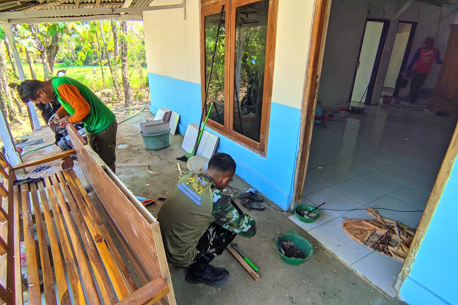 IMG-20260808-WA0077 Sinergi Tanpa Sekat: Kala Satgas TMMD 129 Bojonegoro dan Warga Kesongo Bahu-Membahu Merajut Asa Ibu Jasmiati