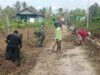 Babinsa Koramil 0908-02/Muara Badak Bersama Warga Gotong Royong Bersihkan Jalan dan Parit