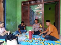 Bhabinkamtibmas Kelurahan Sukamulya Sambangi Warga, Perkuat Silaturahmi dan Pesan Kamtibmas