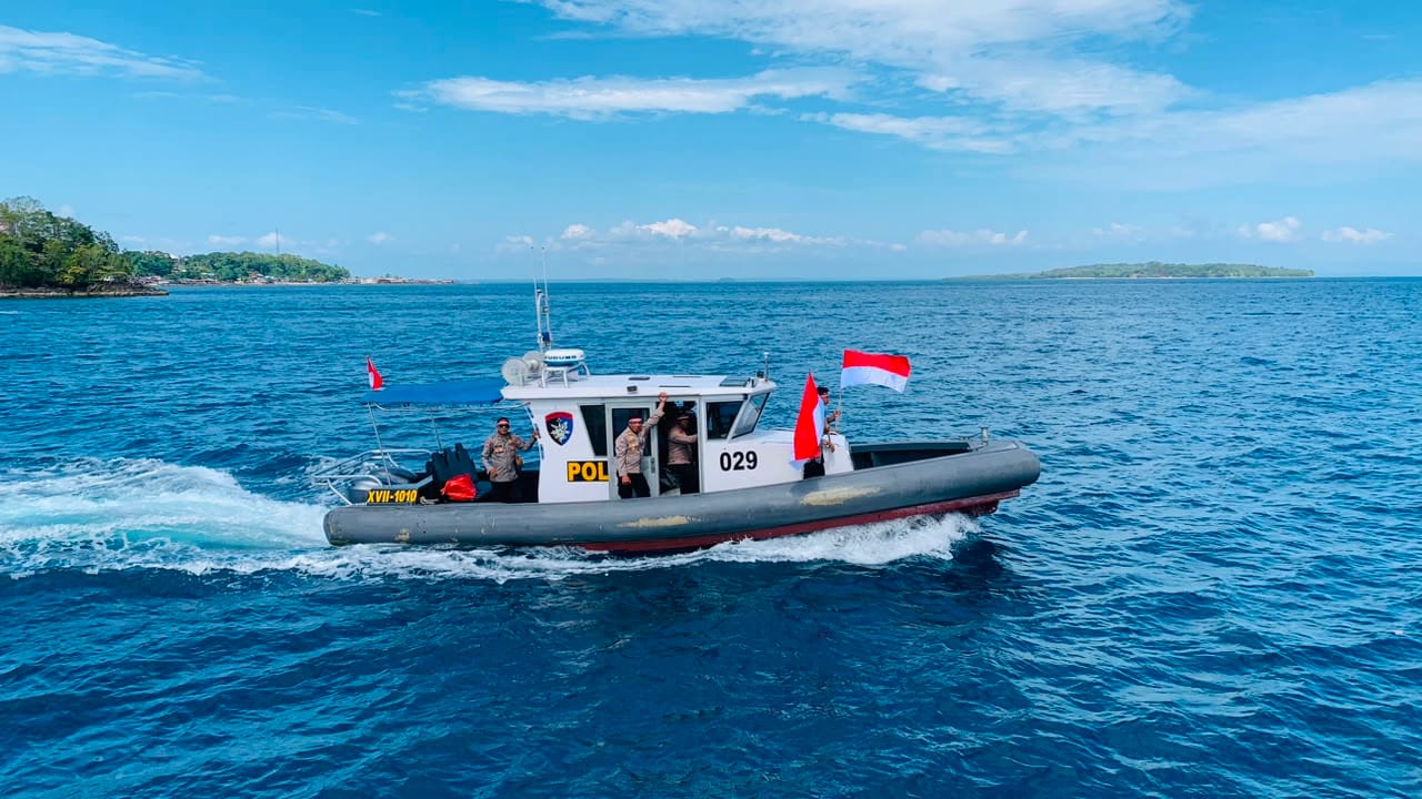 Sambang Merah Putih ke Pulau Raam, Polresta Sorong Kota Ajak Pelajar Semarakkan HUT RI ke-81