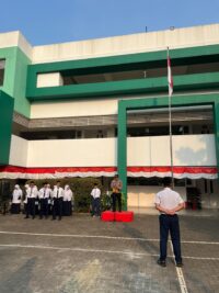 Polda Banten Peduli Pendidikan, PJU Polresta Tangerang Jadi Pembina Upacara di SMP Al-Azhar Syifa Budi Cikupa