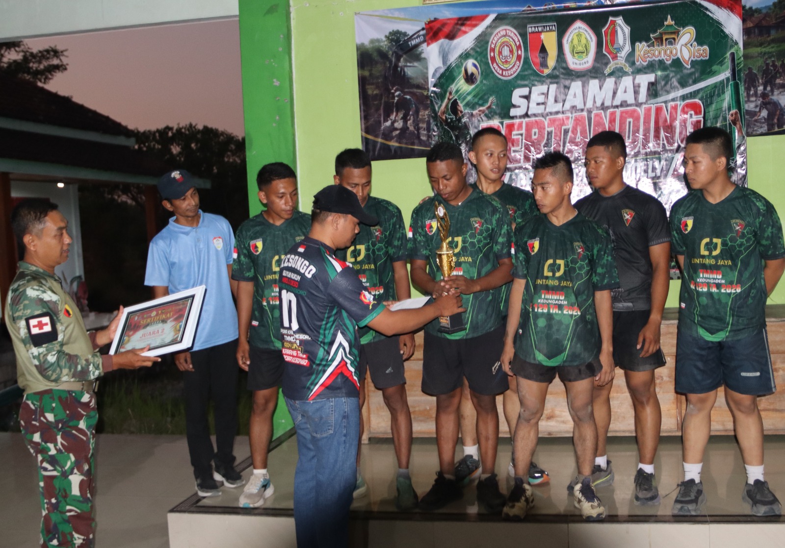 Lewat Smash Kebersamaan: TMMD 129 Bojonegoro Pererat Kemunggalan TNI-Mahasiswa dan Warga Kesongo