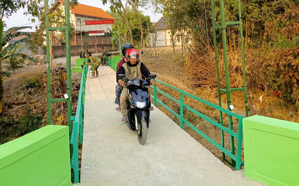IMG-20260810-WA0098 Wajah Baru Jembatan TMMD 129 Bojonegoro Brang Etan: Senyum Warga Kesongo Akhirnya Terukir