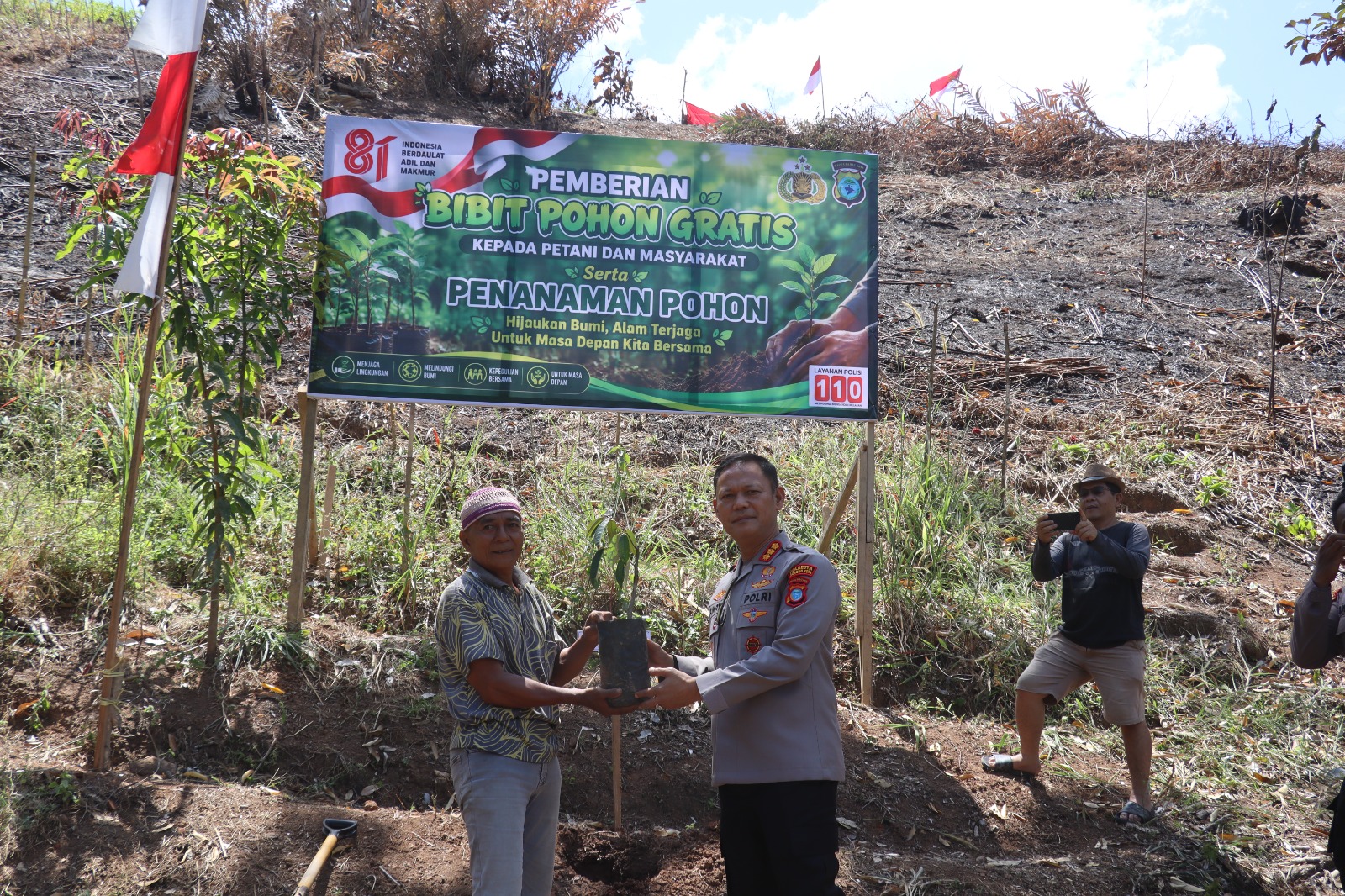 IMG-20260811-WA0029 Polresta Sorong Kota Bagikan 100 Bibit Pohon Gratis, Dukung Penghijauan dan Ketahanan Pangan Masyarakat