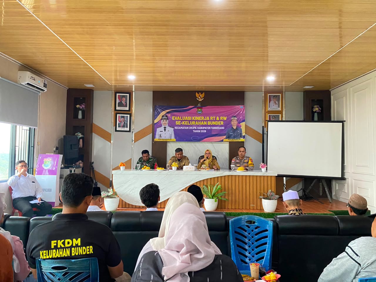 IMG-20260811-WA0051 Bhabinkamtibmas Polsek Cikupa Hadiri Evaluasi Kinerja RT dan RW Se-Kelurahan Bunder