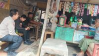 Aipda Reza Fajar A Sambangi Warbin, Serap Aspirasi Warga Desa Bojong