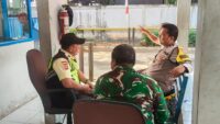 TNI-Polri Bersinergi, Sosialisasikan Layanan Kepolisian 110 kepada Keamanan Perusahaan di Desa Bojong