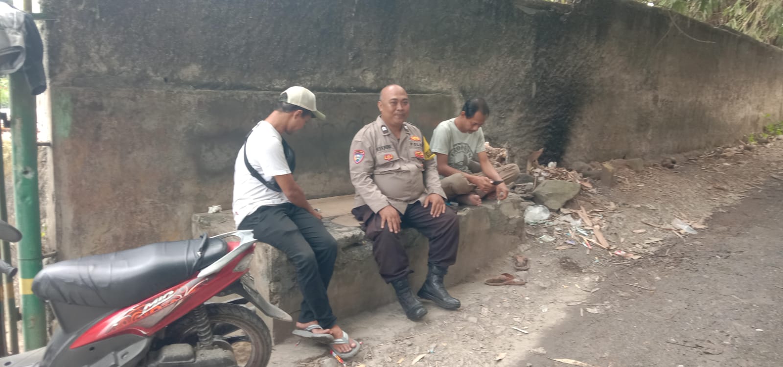 IMG-20260812-WA0099 Aiptu Rukmono Dorong Warga Produktif melalui Program Polisi Peduli Pengangguran di Desa Budimulya