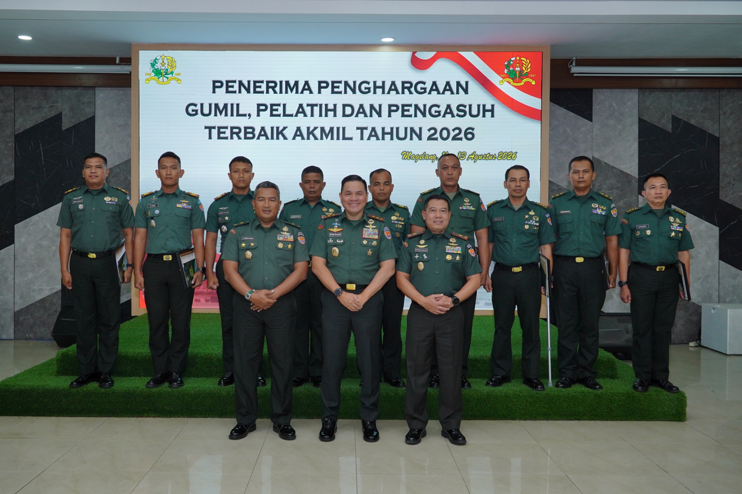 IMG-20260813-WA0003 Gubernur Akmil Beri Penghargaan kepada Gumil, Pelatih, dan Pengasuh Terbaik