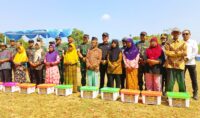 Penutupan TMMD ke-129 di Kesongo Bojonegoro Diwarnai Aksi Sosial Sembako