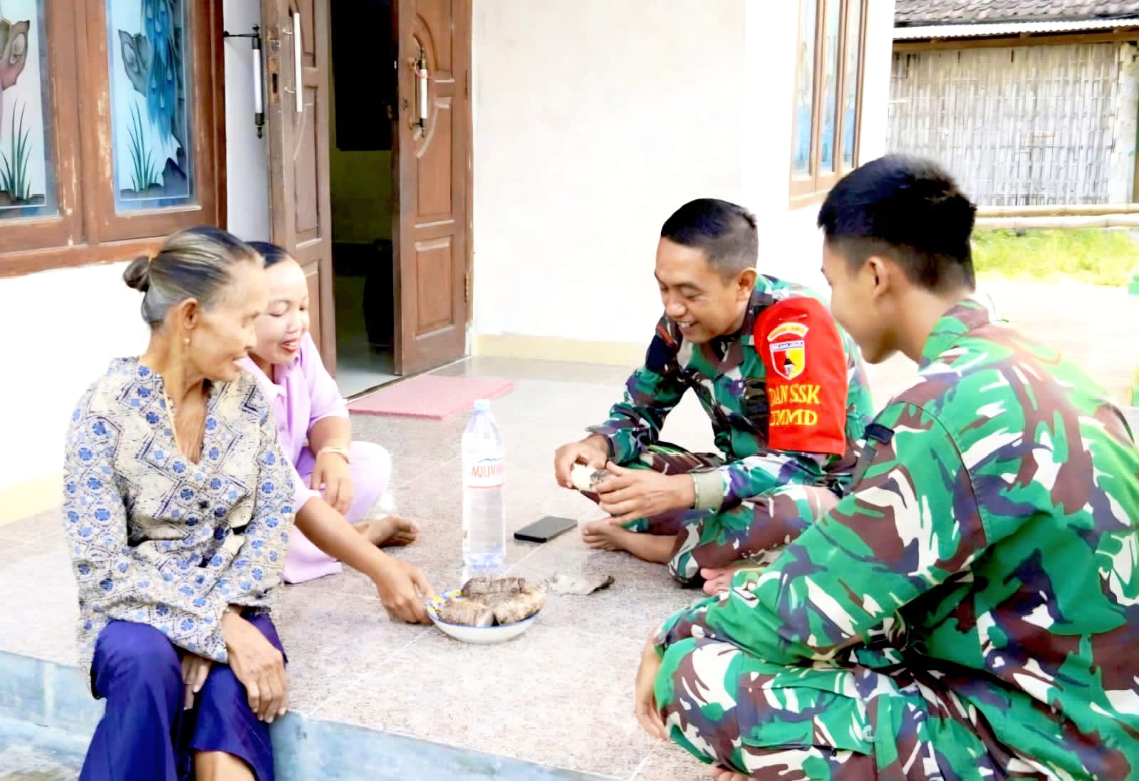 IMG-20260813-WA0025 Saat Satgas TMMD 129 Bojonegoro dan Warga Kesongo Berat Melepas Rindu