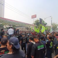 Ratusan Massa FBR Sampaikan Aspirasi di PT Orang Tua Group, Mediasi Berjalan Kondusif