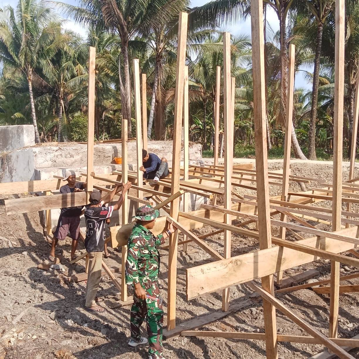 IMG-20260818-WA0034 Demi Akses Warga, Babinsa dan Masyarakat Kebut Persiapan Pengecoran Jembatan Kilo 22