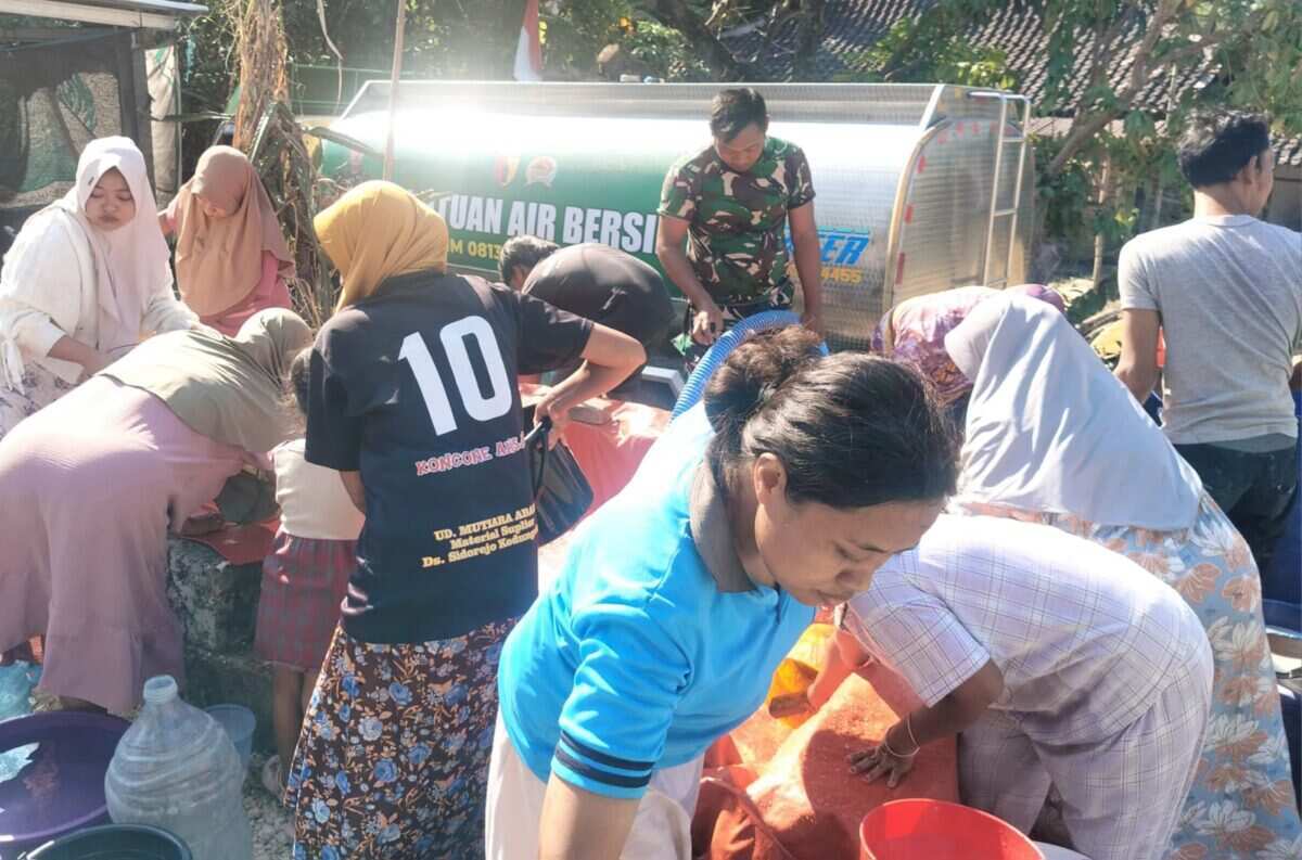 IMG-20260823-WA0005 Peduli, Kodim 0813 Bojonegoro Pasok 8000 Liter Air Bersih ke Warga Desa Tlogohaji