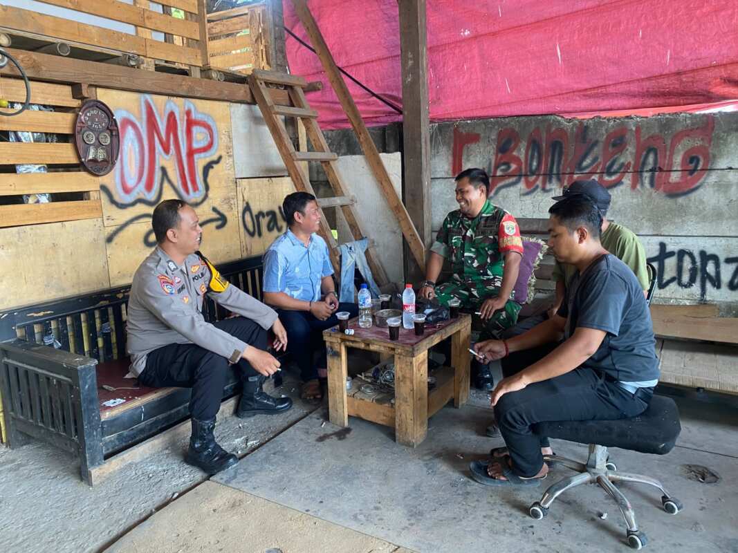 Bhabinkamtibmas Polsek Cikupa Sambangi Warga Kelurahan Bunder, Perkuat Silaturahmi dan Harkamtibmas