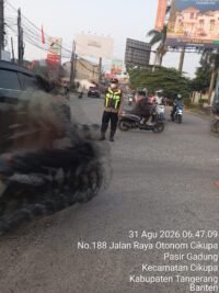 IPTU Rusandi Pimpin PECAK Pagi di Cikupa Mas, Antisipasi Kemacetan