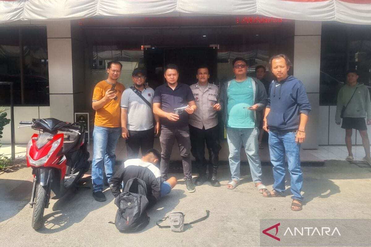 Pelaku diamankan oleh tiga anggota buser Polsek Cakung