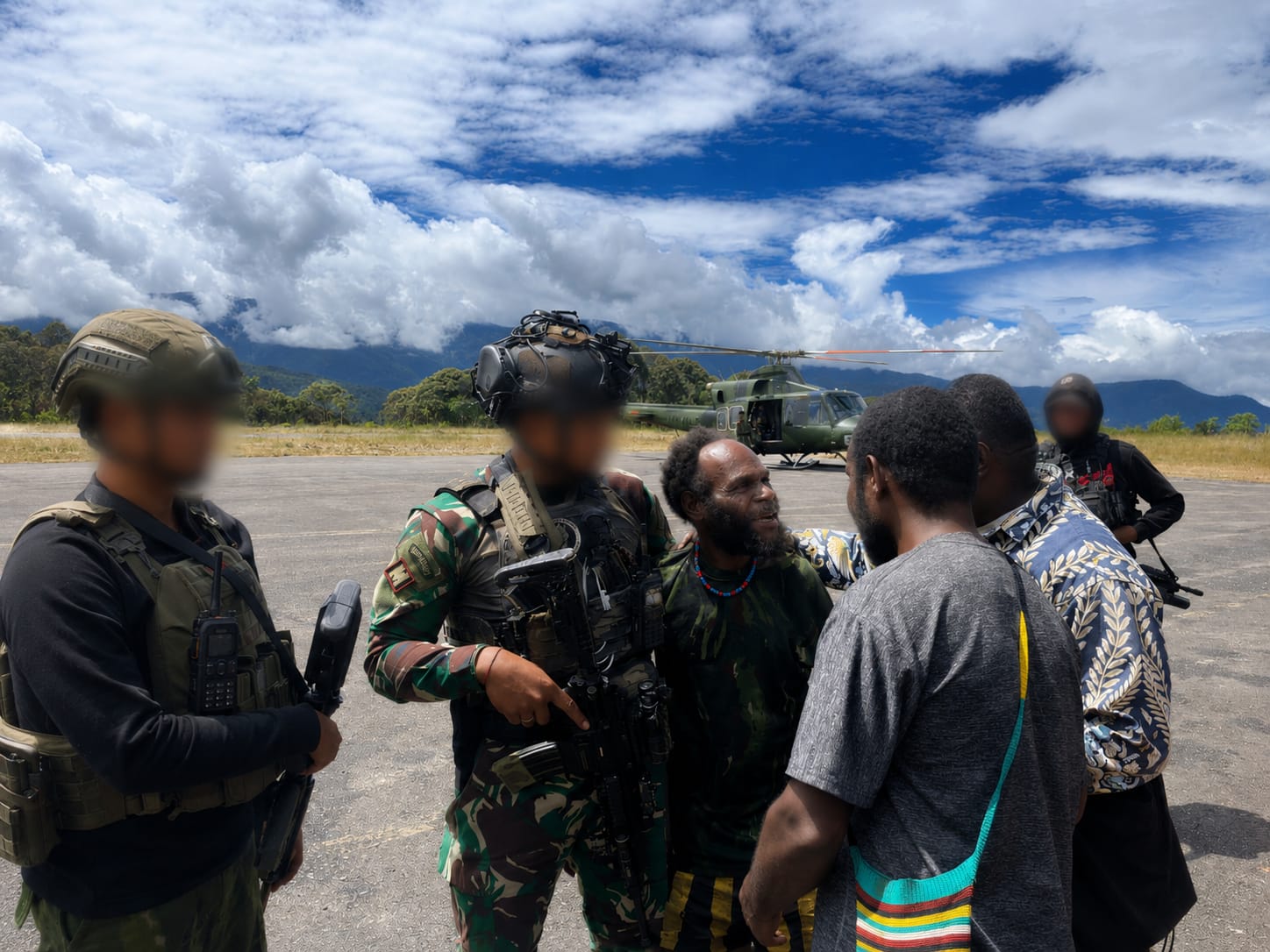 WhatsApp Image 2026-08-10 at 08.48.42 Bukan Sekadar Menjaga Keamanan, Koops TNI Habema Hadir Membawa Harapan bagi Warga di Tengah Konflik Ugimba, Papua Tengah