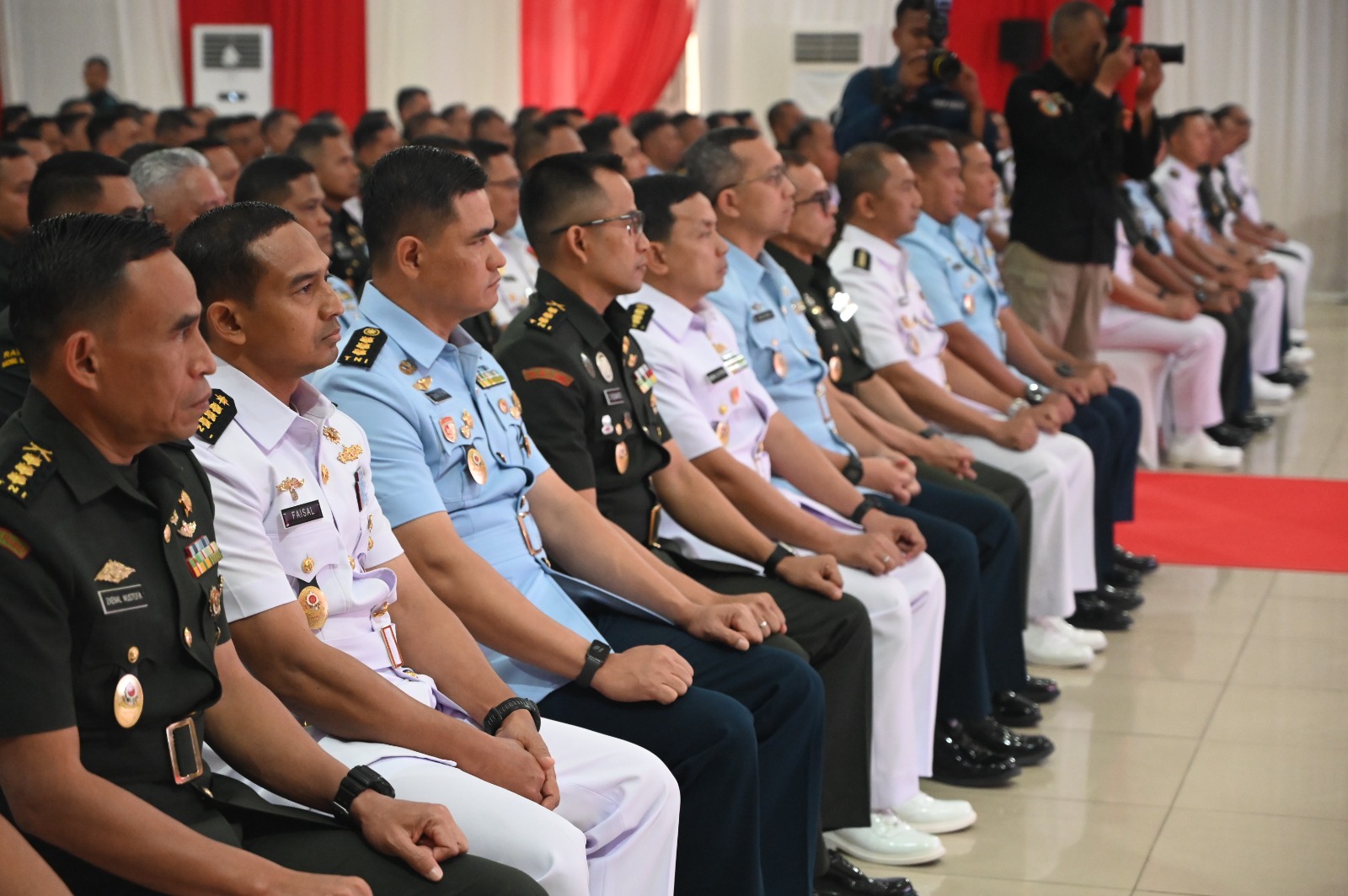 WhatsApp Image 2026-08-11 at 17.28.55 Panglima TNI: Pemimpin Harus Adaptif dan Tepat Mengambil Keputusan