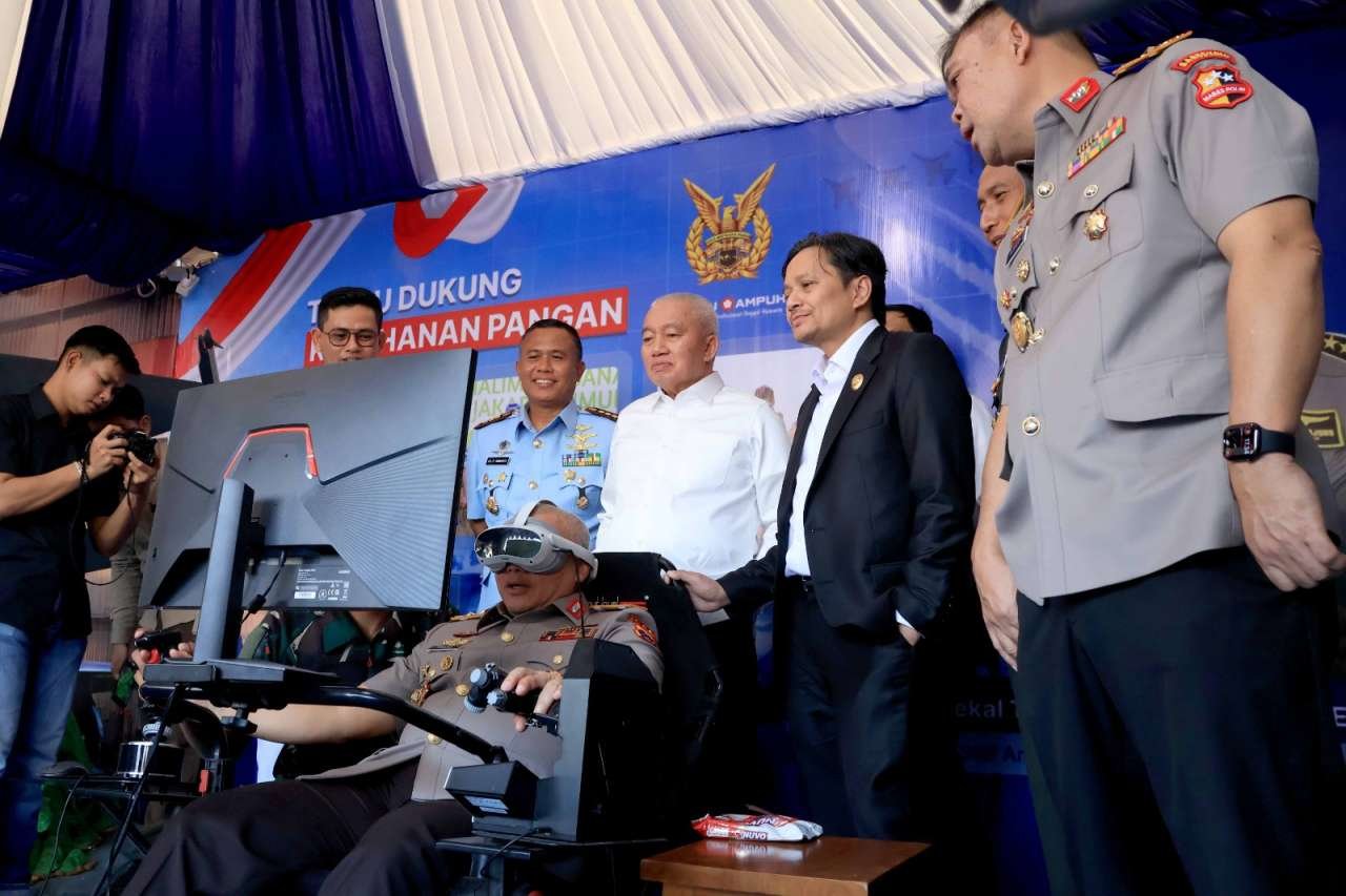 Terbang Dengan F-16, Gubernur Kalsel dan Forkopimda Rasakan Sensasi Dunia Tempur di Angkasa, Ramaikan Stand Lanud Sjamsudin Noor Kalsel Expo 2026
