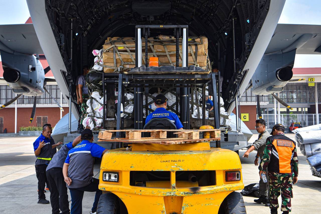 WhatsApp Image 2026-08-18 at 08.00.58 (1) TNI Kerahkan 29 Alutsista dan Salurkan 122 Ton Bantuan untuk Penanganan Gempa NTT