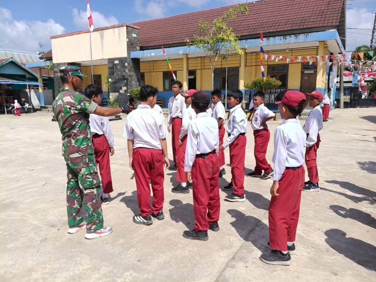 WhatsApp Image 2026-08-18 at 21.45.26 (1) Babinsa Koramil 0908-03/Anggana Berikan Pelatihan PBB kepada Siswa SDN 003 Anggana