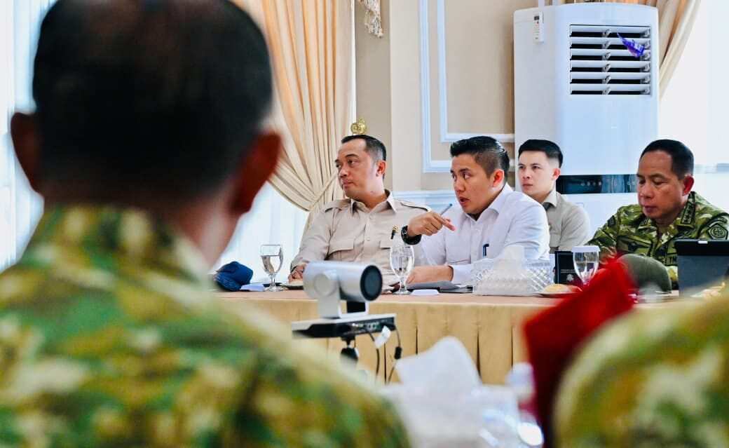 WhatsApp Image 2026-08-22 at 19.15.18 (1) Panglima TNI Dampingi Presiden RI Tinjau Penanganan Karhutla di Kalimantan Barat