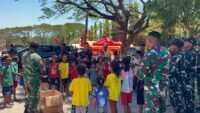 Prajurit Korem 161/Wira Sakti Hadirkan Keceriaan bagi Anak-Anak Terdampak Gempa NTT