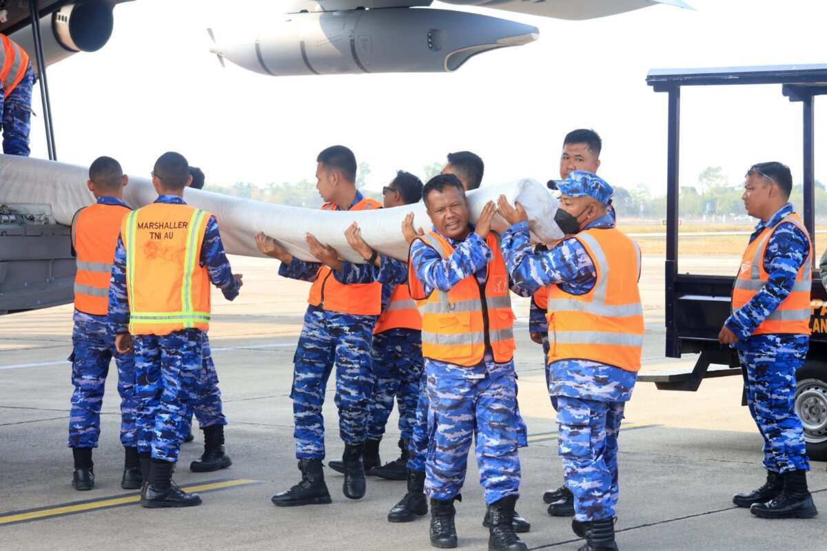 Mendukung Penuh Penanganan Karhutla, TNI AU Terbangkan A-400M Bawa Bantuan Presiden RI Yang Dikirim oleh Kemhan-Kementan