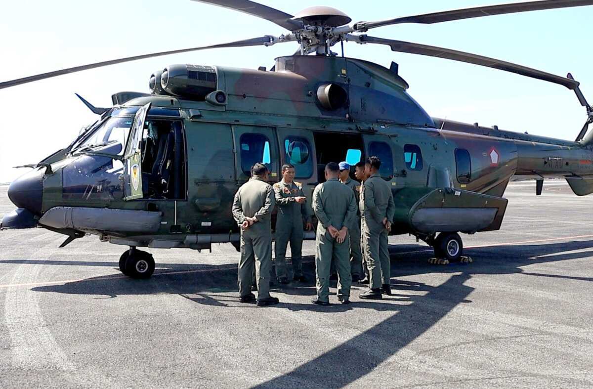 Pantau Dari Langit, Lanud Sjamsudin Noor Dukung Patroli Udara Helikopter Caracal TNI AU Dalam Penanganan Karhutla di Kasel