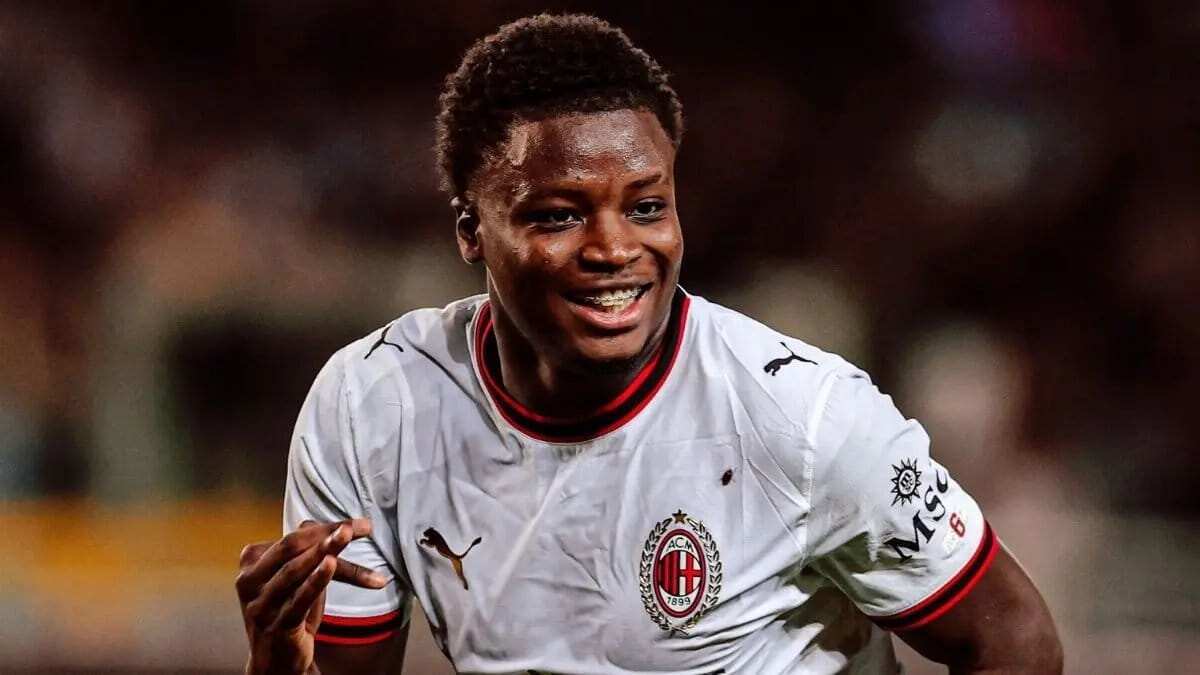 Persiapan AC Milan Menjamu Venezia di San Siro Persiapan AC Milan Menjamu Venezia di San Siro