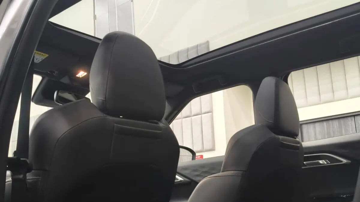 Mengatasi Kebocoran Sunroof Mobil: Penyebab dan Solusi