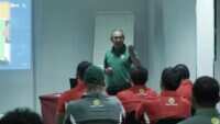 Edukasi Aturan Permainan Sepak Bola oleh Barito Putera
