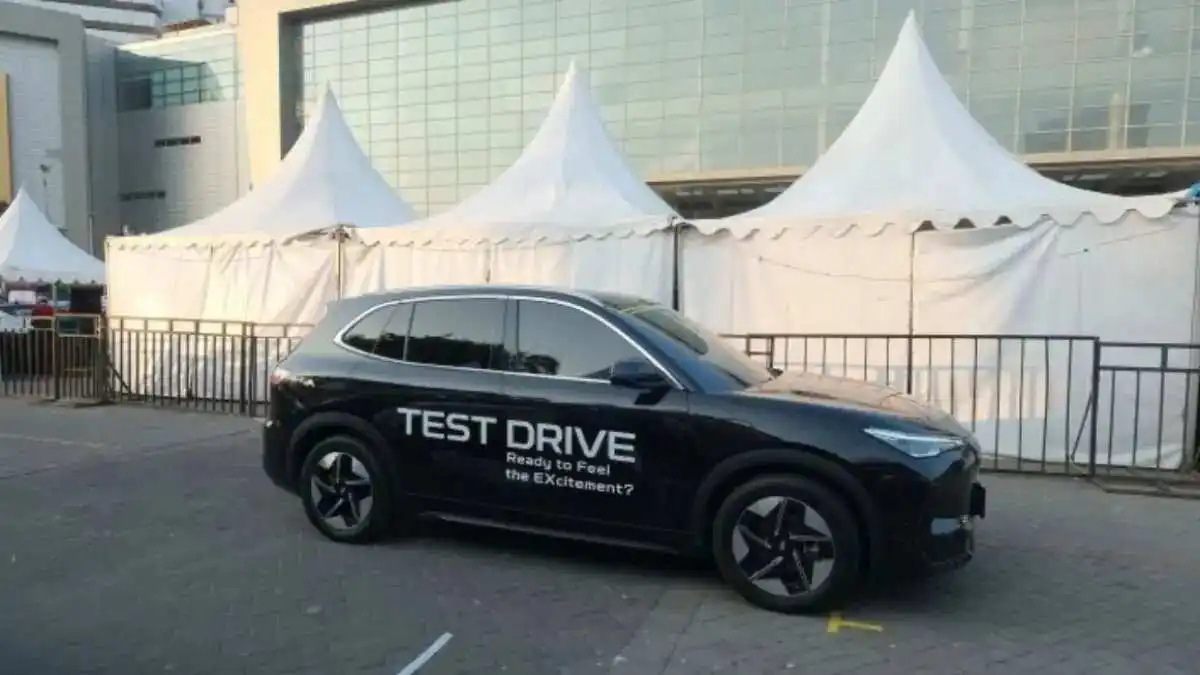 Menjelajahi Mobil Baru di GIIAS Surabaya 2026