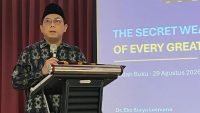 Menggali Kerapuhan Kekuatan Besar