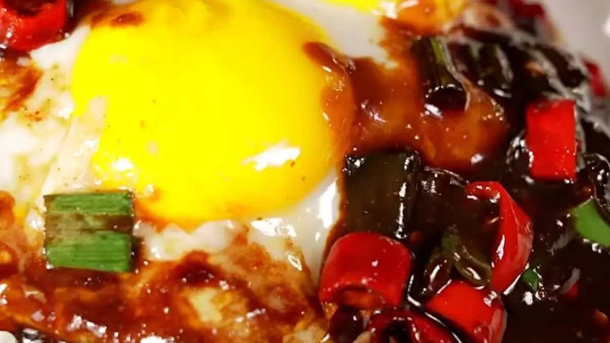 Mengolah Telur Ceplok dengan Tiga Saus Istimewa
