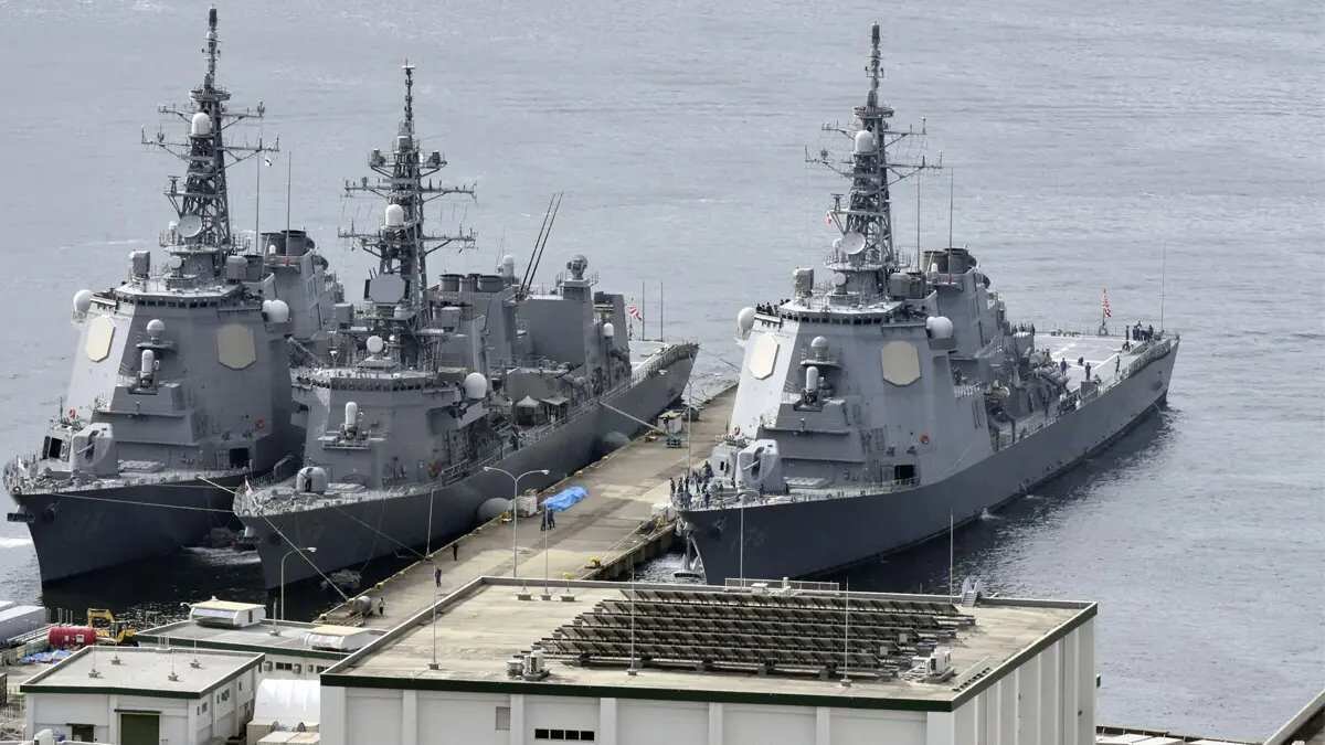 Kapal Perusak Chokai Jepang Luncurkan Rudal Tomahawk